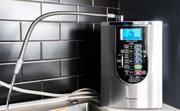 Máy điện giải ion kiềm Panasonic TK-AS66